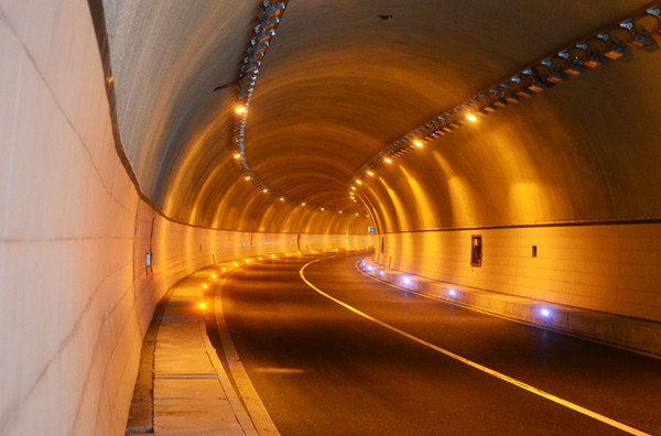 2021-7-28 上海隧道工程-周家嘴路35kV总降站项目--两套10.5kV中性点接地电阻柜发货