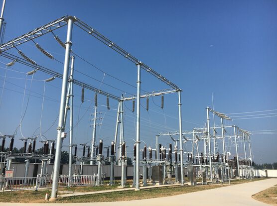 2015年11月1日---6套110kV/220kV主变中性点间隙保护成套装置发往新疆喀什